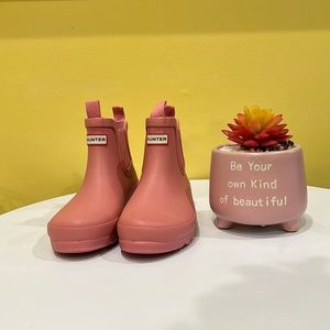 Kids original Chelsea pink size 2b/3g female child